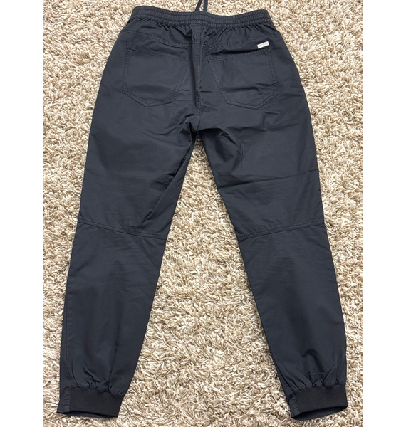 Брюки • Armani Exchange • Черный