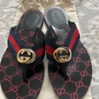 Шлепанцы • Gucci • Черный