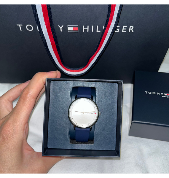 Часы • Tommy Hilfiger • Синий