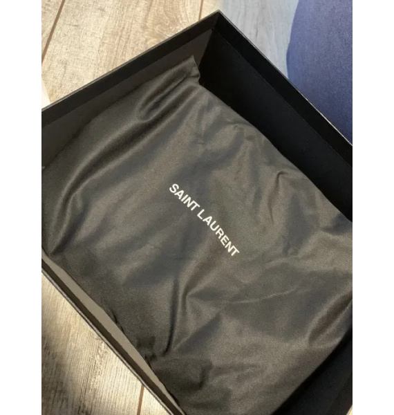 Сумка • Yves Saint Laurent • Черный