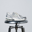Кроссовки • New Balance • Серебряный