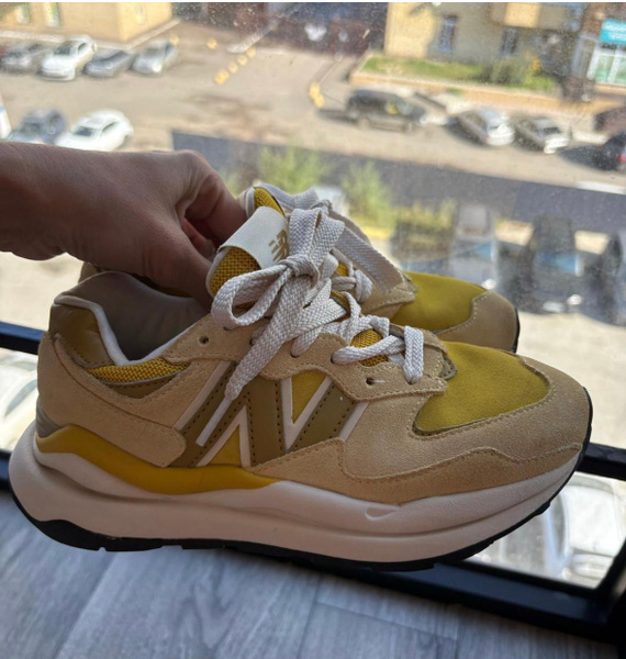 Кроссовки • New Balance • Желтый