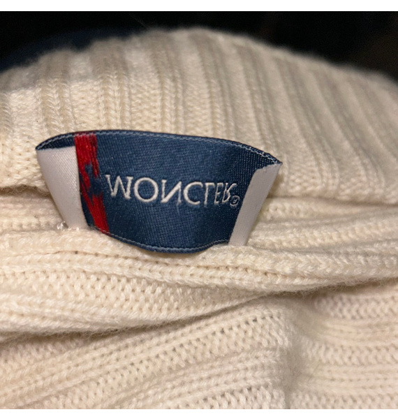 Шапка • Moncler • Белый