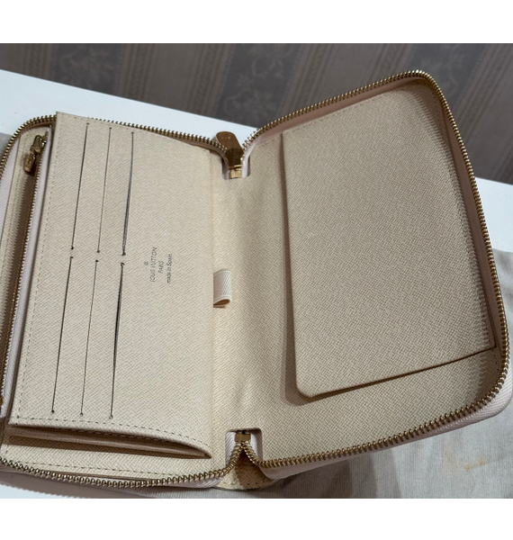 Кошелек • Louis Vuitton • Другое