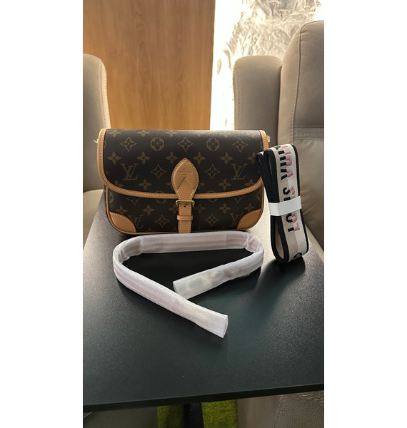 Сумка • Louis Vuitton • Коричневый