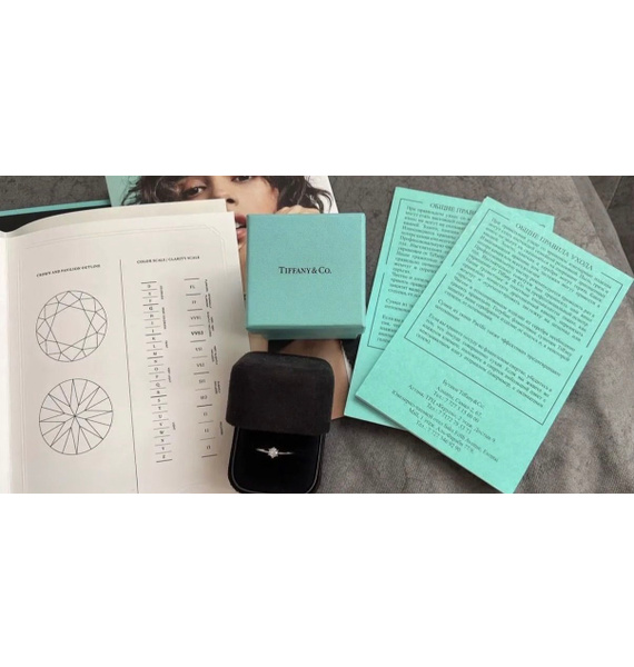 Кольцо • Tiffany & Co. • Белый