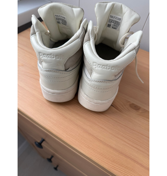 Кроссовки • Reebok • Бежевый
