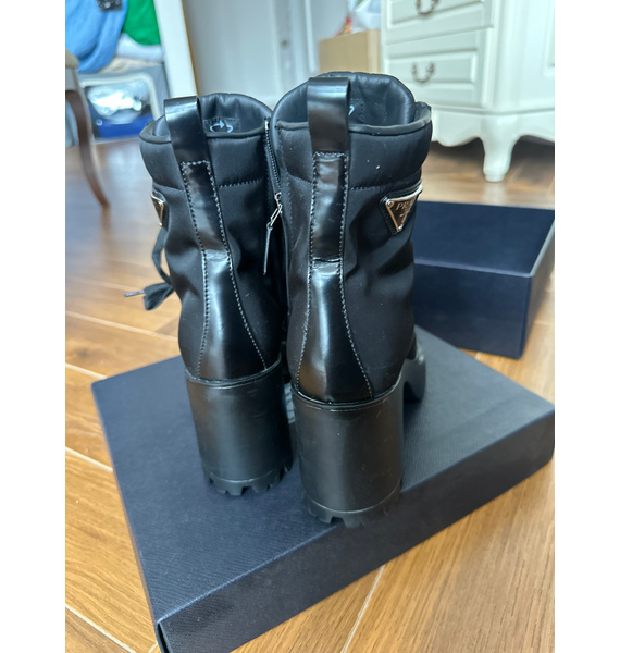 Ботинки • Prada • Черный