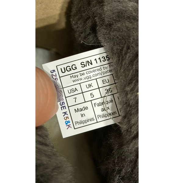 Ботинки • UGG • Серый