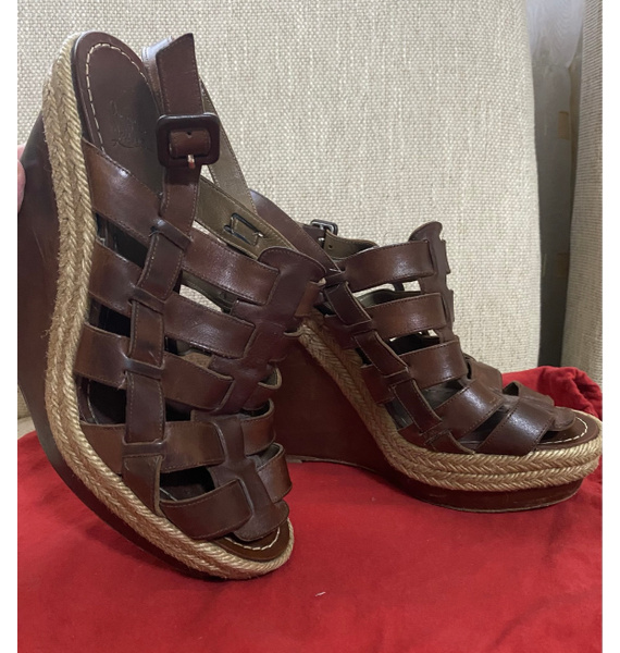 Босоножки • Christian Louboutin • Коричневый