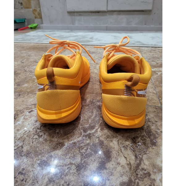 Кроссовки • Nike • Желтый