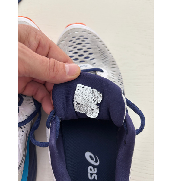 Кроссовки • ASICS • Белый