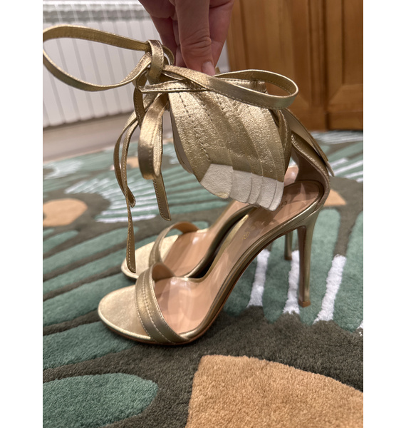 Босоножки • Gianvito Rossi • Золотой