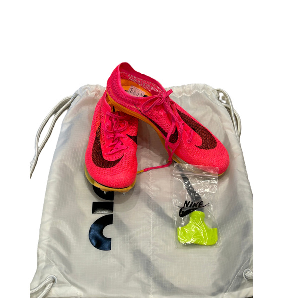 Кроссовки • Nike • Розовый