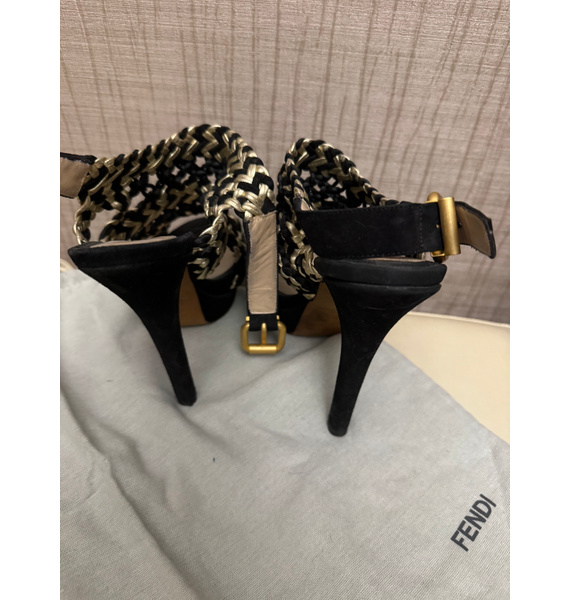 Босоножки • Fendi • Золотой