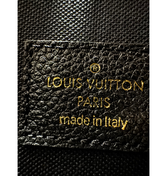 Клатч • Louis Vuitton • Черный