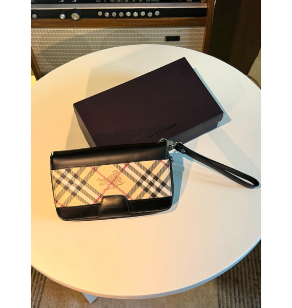 Клатч • Burberry • Бежевый