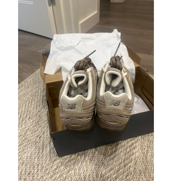 Кроссовки • New Balance • Бежевый