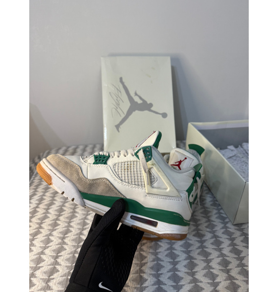 Кроссовки • Jordan • Белый