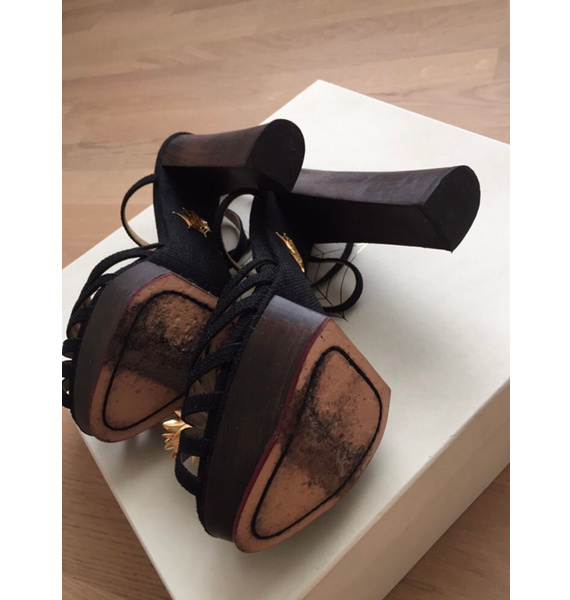Босоножки • Charlotte Olympia • Черный