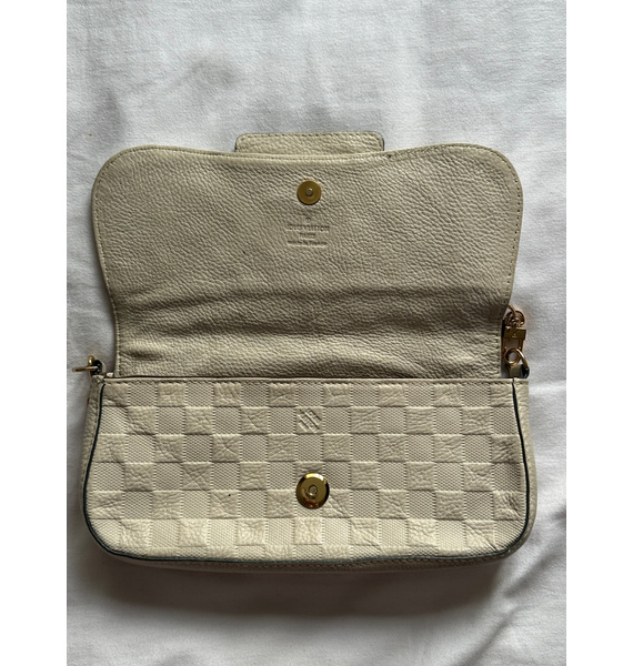 Сумка • Louis Vuitton • Молочный