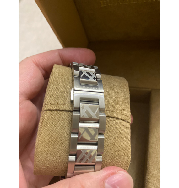 Часы • Burberry • Серебряный