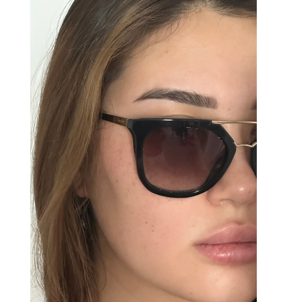 Солнцезащитные очки • Prada • Черный