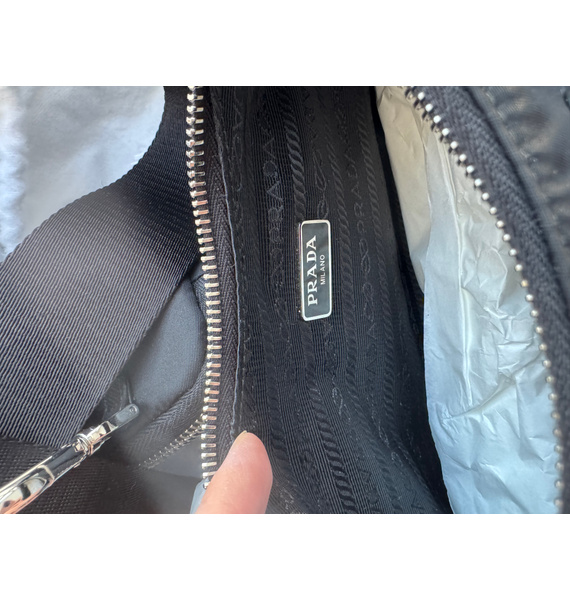 Сумка • Prada • Черный