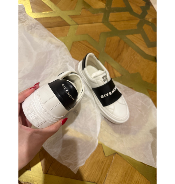 Кроссовки • Givenchy • Белый
