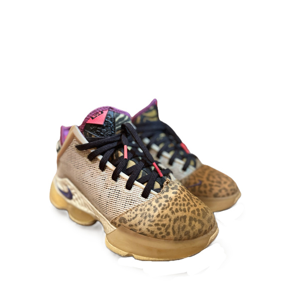 Кроссовки • Nike • Бежевый