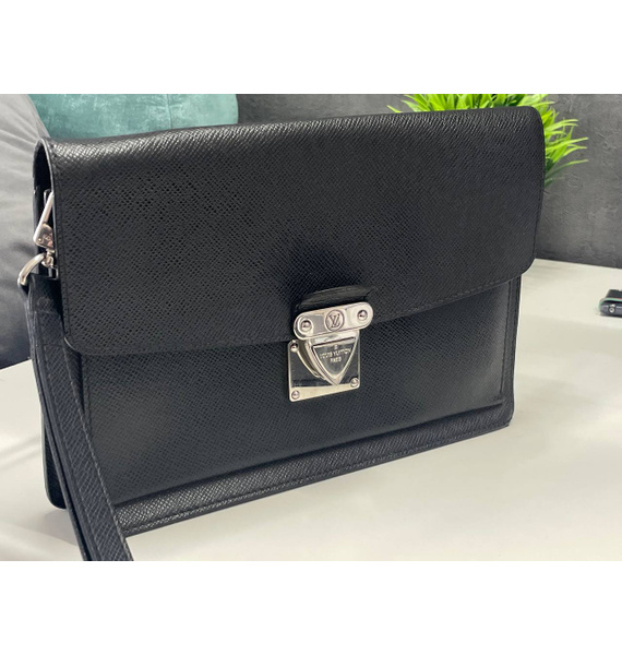 Клатч • Louis Vuitton • Черный