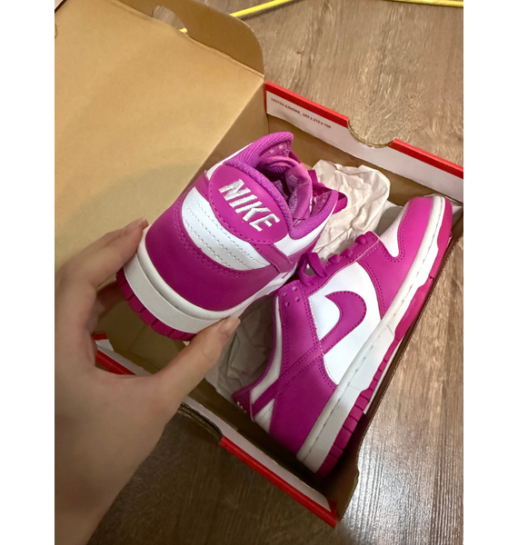 Кроссовки • Nike • Фуксия