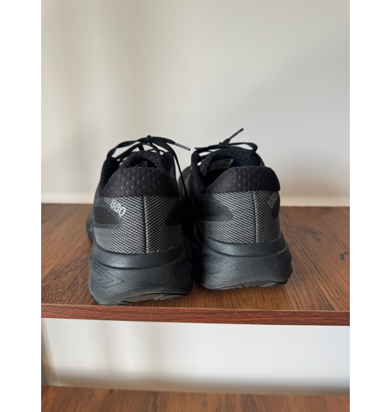 Кроссовки • New Balance • Черный