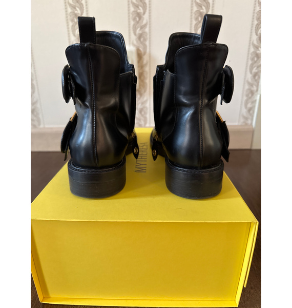 Ботинки • Louis Vuitton • Черный