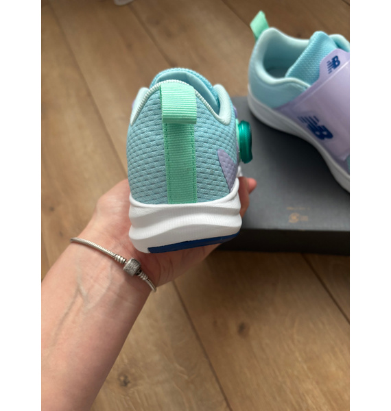 Кроссовки • New Balance • Мятный