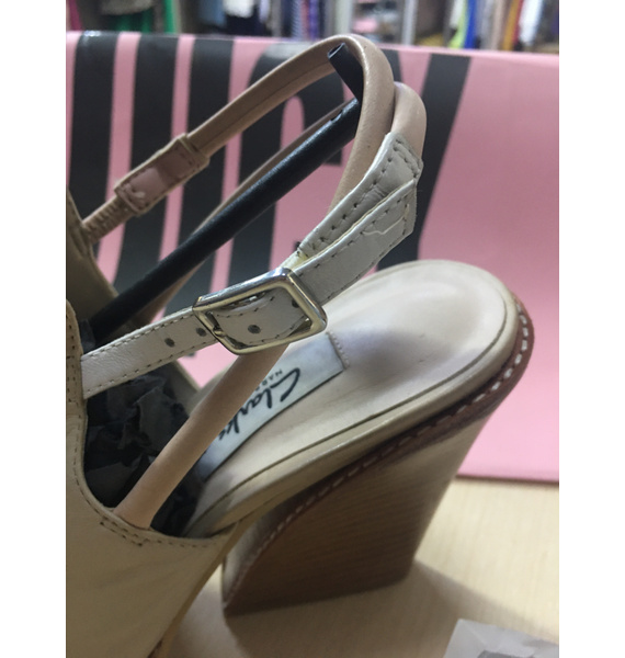 Босоножки • Clarks • Серый
