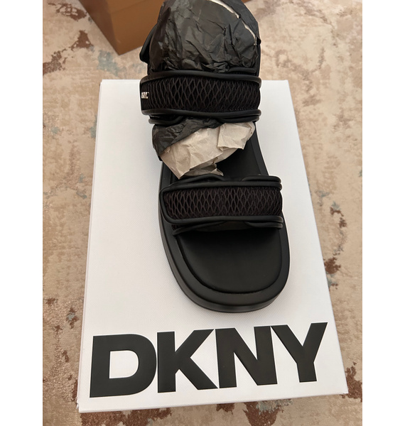 Сандалии • DKNY • Черный