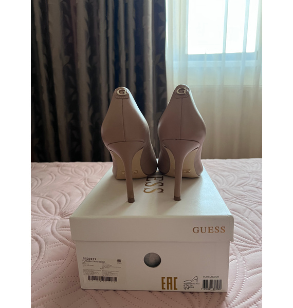 Туфли • GUESS • Бежевый