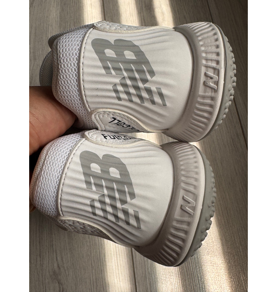 Кроссовки • New Balance • Белый