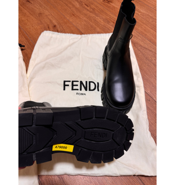 Сапоги • Fendi • Черный