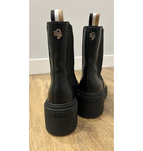Ботинки • BOSS • Черный