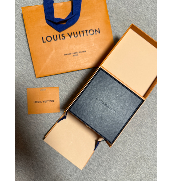 Подвеска • Louis Vuitton • Белый