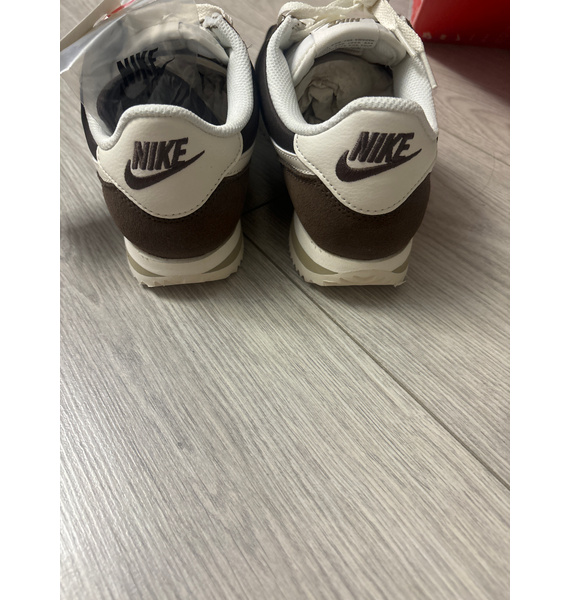 Кроссовки • Nike • Коричневый