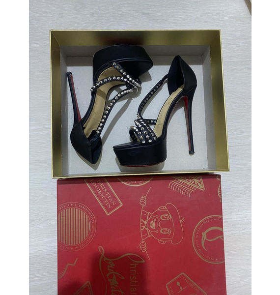 Туфли • Christian Louboutin • Черный