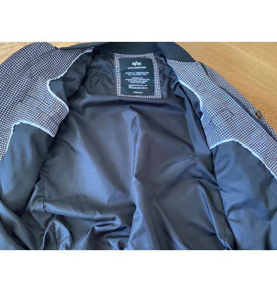 Бомбер • Alpha Industries • Черный