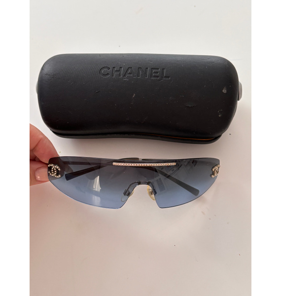 Очки солнцезащитные • Chanel • Другое