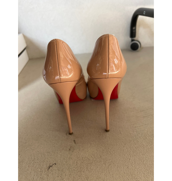 Туфли • Christian Louboutin • Бежевый