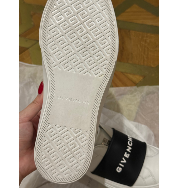 Кроссовки • Givenchy • Белый