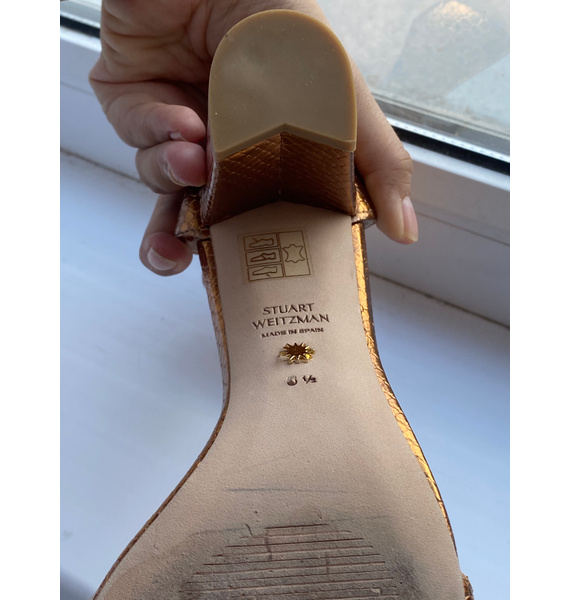 Босоножки • Stuart Weitzman • Золотой