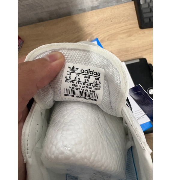 Кроссовки • adidas • Белый